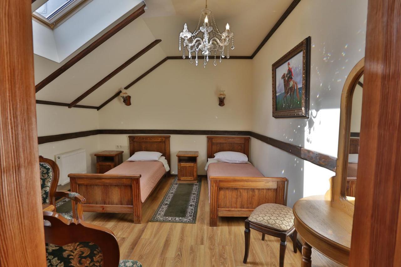 Hotel Fortetsya Hetmana Hatne Dış mekan fotoğraf