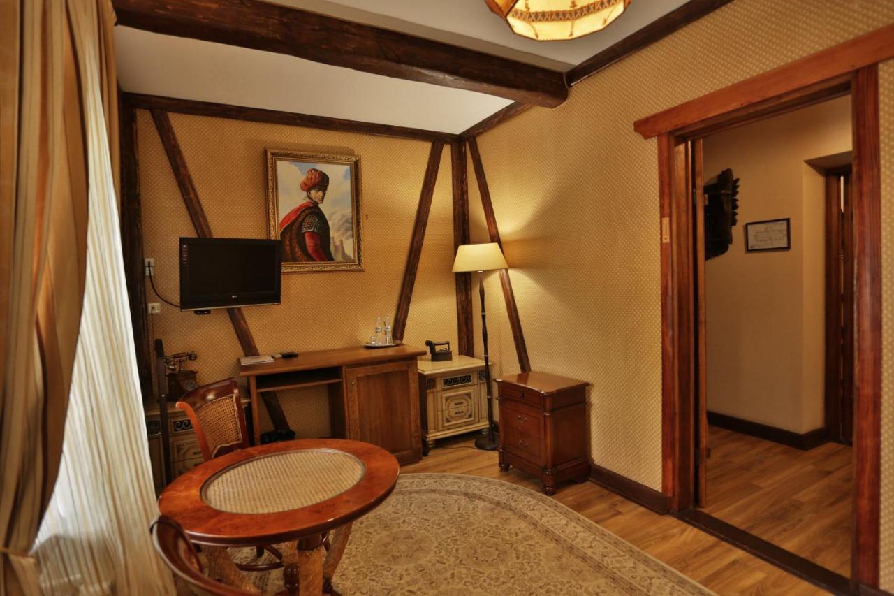 Hotel Fortetsya Hetmana Hatne Dış mekan fotoğraf