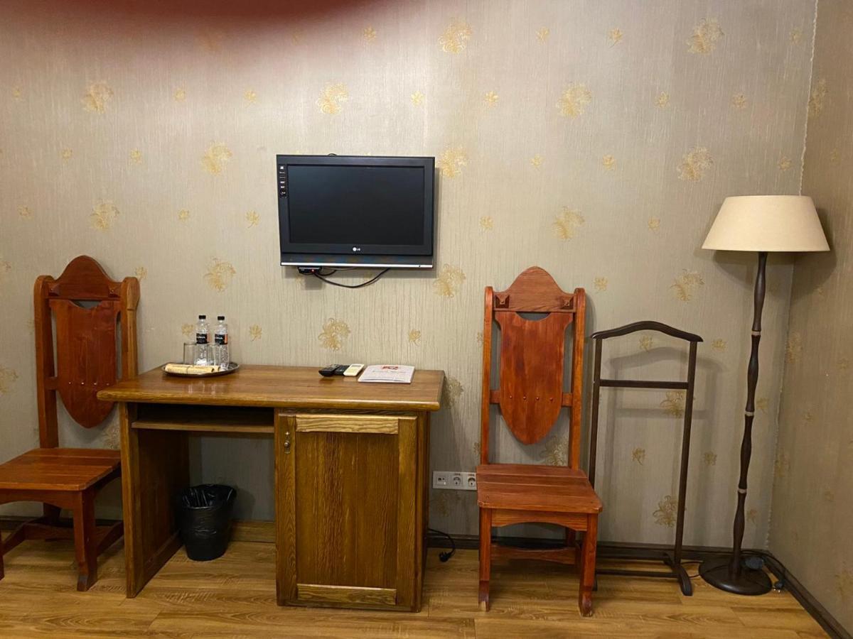 Hotel Fortetsya Hetmana Hatne Dış mekan fotoğraf